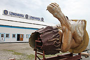 noch Kopflos: der Turmlöwe von Löwenbräu (Foto: Martin Schmitz)